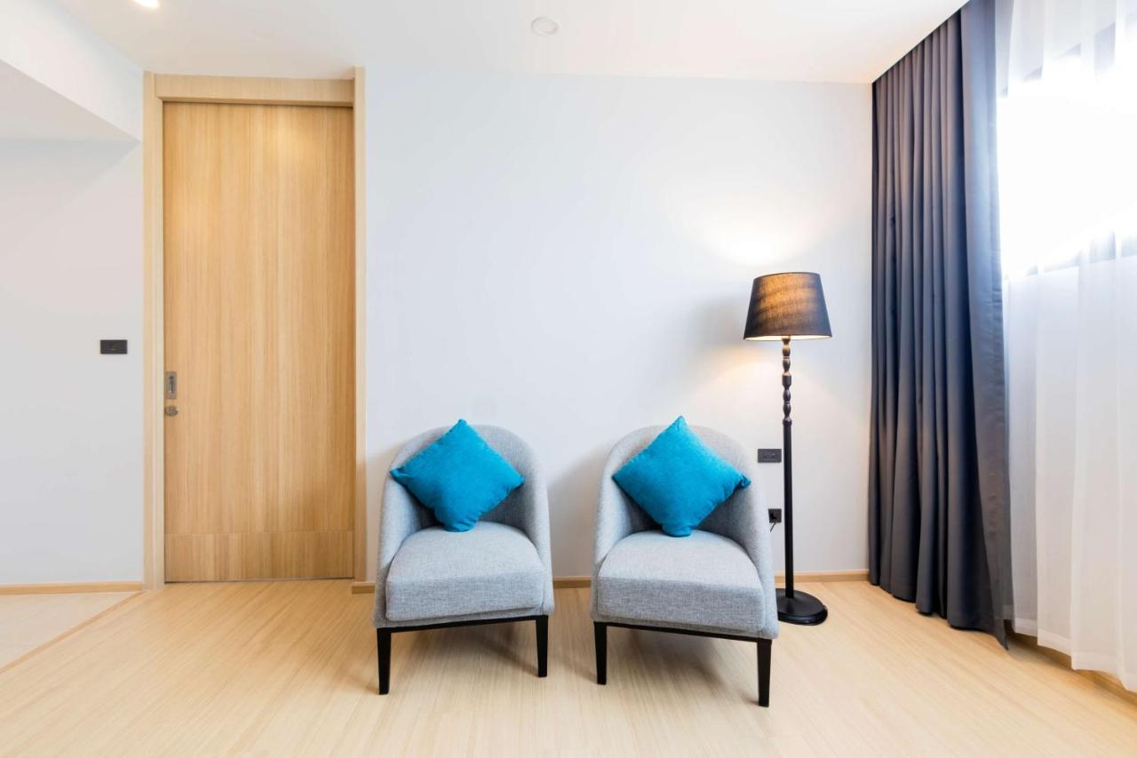 Two-Bedroom Suite with One Queen Bed and Twin Beds - Non-Smoking,1316253103:JPEG